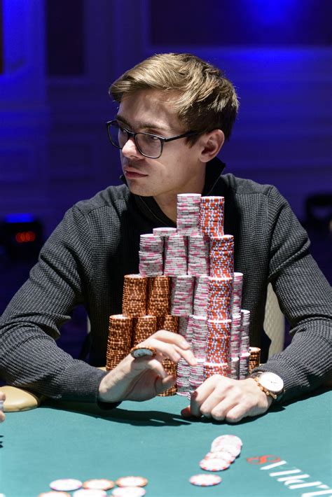 fedor holz poker course review